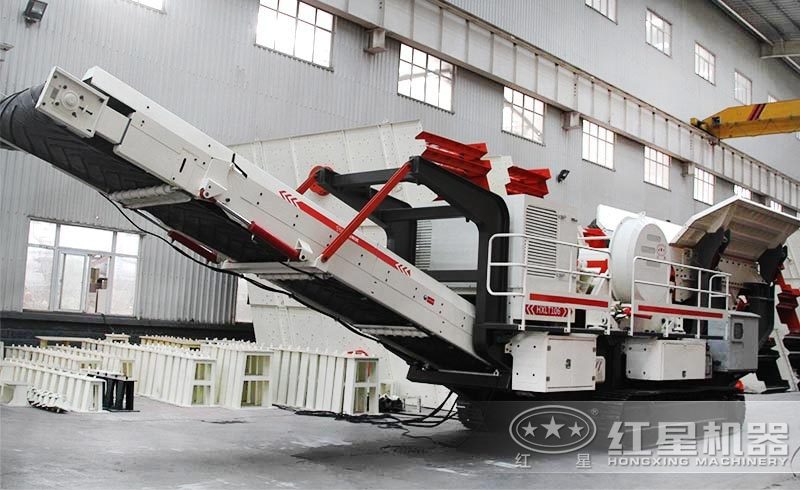 流動式石子粉碎機(jī)：履帶液壓驅(qū)動，遙控一鍵行走