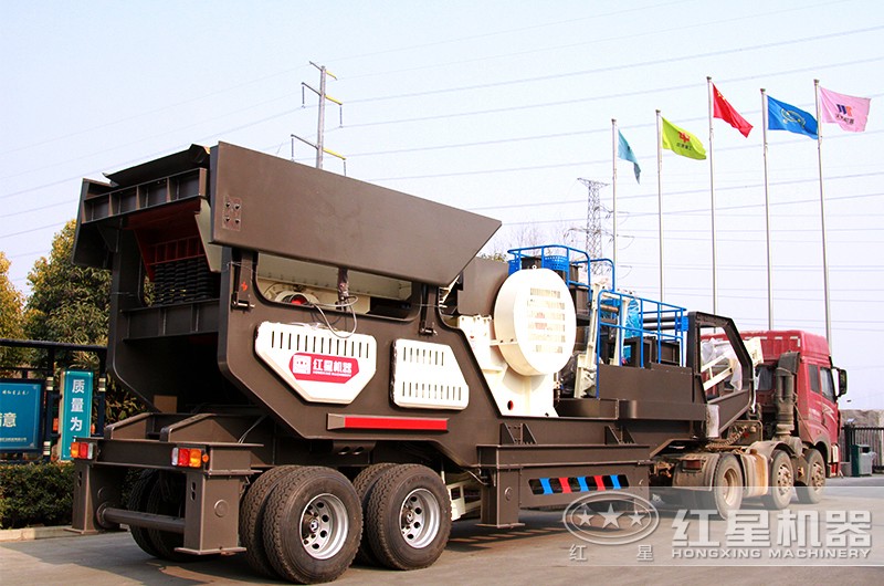 時產200噸小型移動破碎車，配顎破機，發(fā)往湖北市場