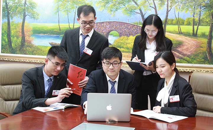 認(rèn)真商榷設(shè)計(jì)方案，為用戶提供更科學(xué)的投資方針