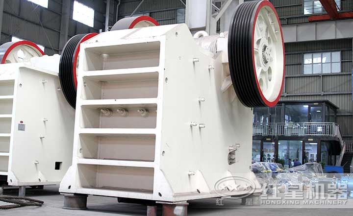 普通時產500噸鄂式石料破碎機，進料粒度≤850mm