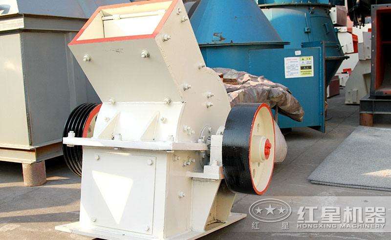 小型錘式破碎機，體積小，易移動