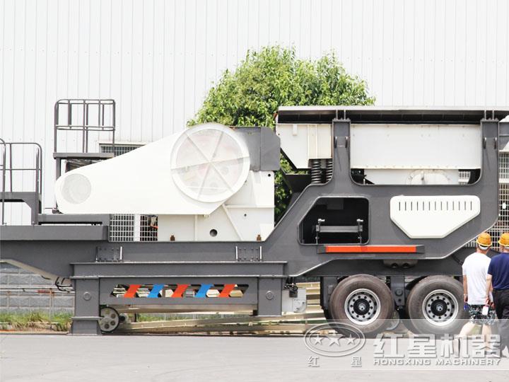 客戶到場參觀輪胎移動破，七大模塊，多種組合，滿足用戶需求