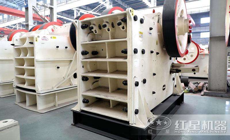 鄂式破碎機(jī)，優(yōu)質(zhì)鋼板鑄成，使用壽命長 style=width:720px; 