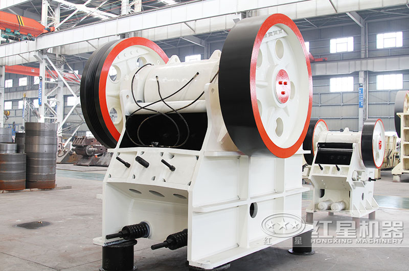 歐版顎式破碎機(jī)，粗碎破碎比大